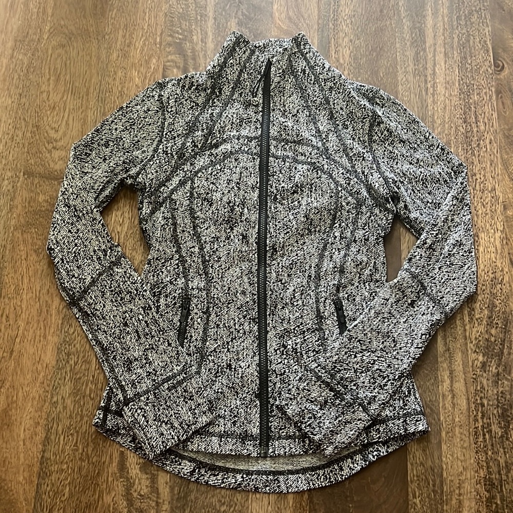 Lululemon Define Jacket EUC Size: 6
